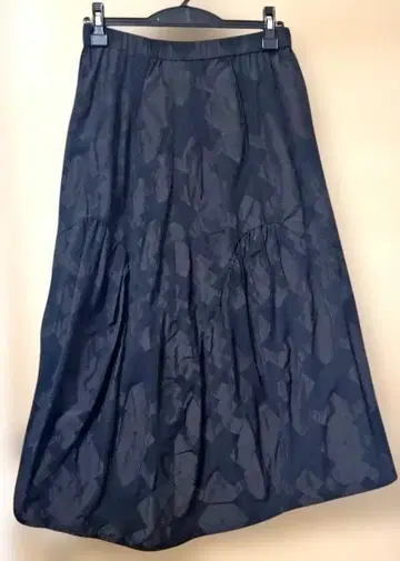 [새상품] 센소유니코(지우) 디자인 롱 스커트 턱 포함