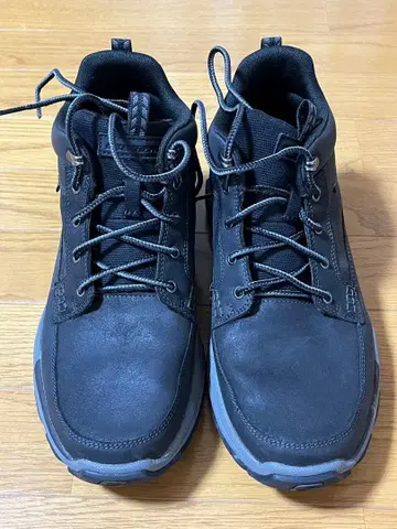 컨디션 최상 스케쳐스 28.5cm 하이컷 신발 방수 블랙