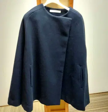 새상품급 케이프 코트 네이비