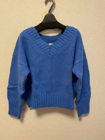 MACPHEE 투모로우랜드 블루 니트