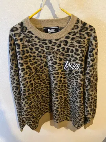 MOBB 레오파드 무늬 트레이닝복 M