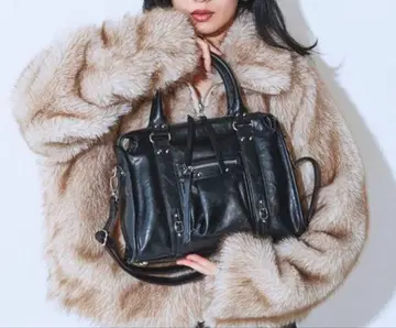 앤티크 인조 가죽 보스턴 지나시스 미사용 새상품 이번 시즌 신상