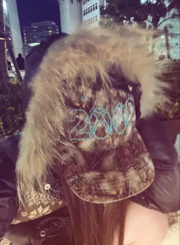 퍼 후드 다운 자켓 블랙 퍼 다운