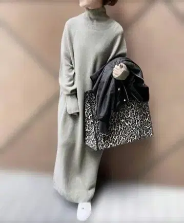 스픽 앤 스팬 터틀넥 울 맥시 길이 니트 원피스