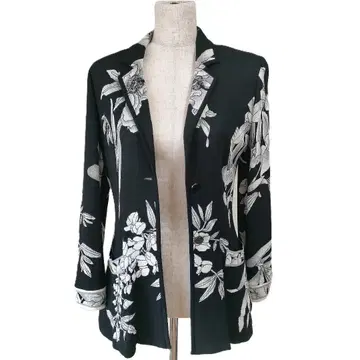 최근 컨디션 최상 고급 니트 레오나르 자켓 꽃무늬 블랙 M 38