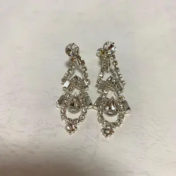 엘레강트한 크리스탈 귀걸이