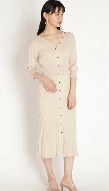 [ 새상품급 ] SNIDEL 프론트 버튼 니트 원피스 베이지