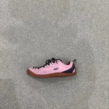 통기성 어퍼 핑크 로우컷 스니커즈