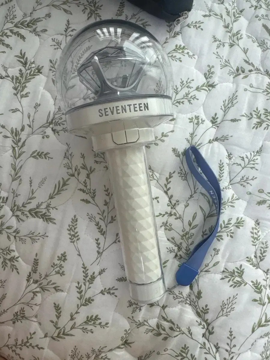 Seventeen New New Light Stick White Painted