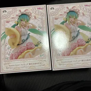 Wonderland 하츠네 미쿠 피규어 2개 세트