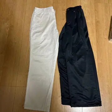 화이트 코튼 슬랙스 & 블랙 스웨트 팬츠