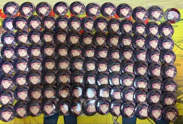 앙스타 아츠키 슈 이베코레 캔뱃지 마키나