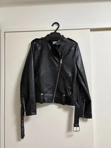 안티로자 블랙 라이더 자켓