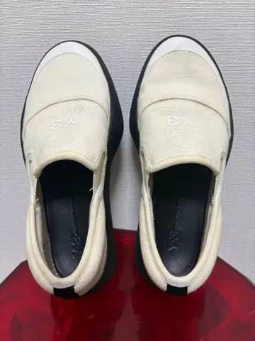 Y-3 화이트 슬립온 스니커즈