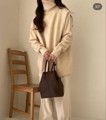 lawgy 하이넥 니트 아이보리