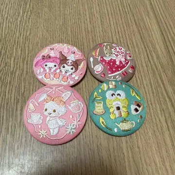 산리오 자수 캔뱃지