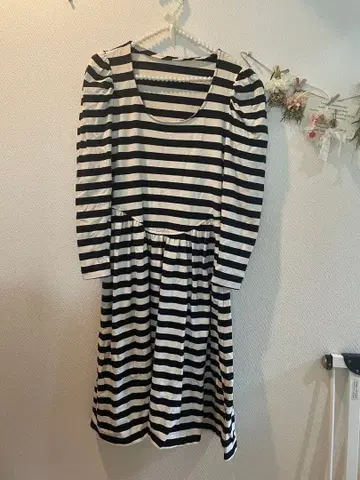 스트라이프 패턴 긴팔 원피스