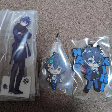 컬러풀피치 나오니 아크릴 스탠드 새상품 러버 키링 깨끗함