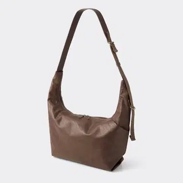 [ GU ] 빈티지 이펙트 크로스백 Q 브라운