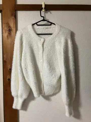 NICE CLAUP 화이트 가디건