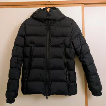 TATRAS 블랙 다운 자켓 후드 부착