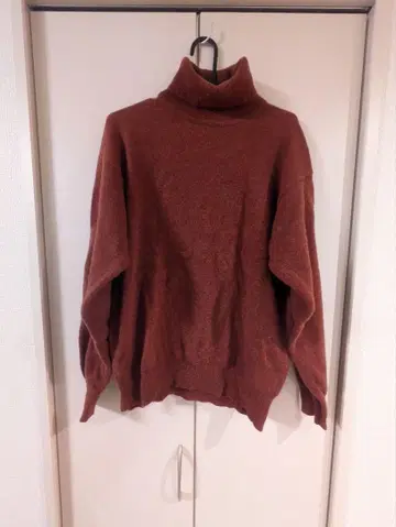 브라운 터틀넥 오버 사이즈 스웨터