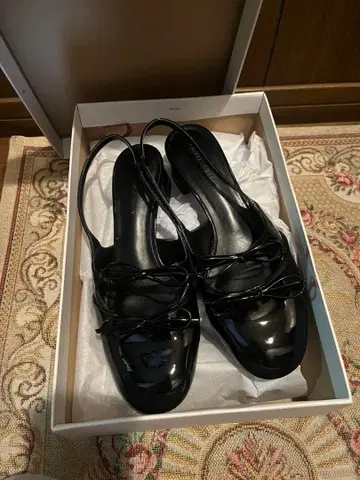 찰스앤키스 Dorri 리본 포함 블랙 뮬