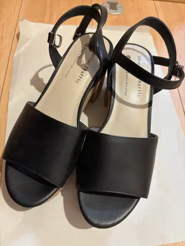 oriental traffic 샌들 블랙