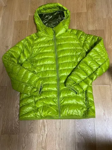 새상품급 UNIQLO 후드 부착 울트라 라이트 다운 자켓 M 옐로우 그린