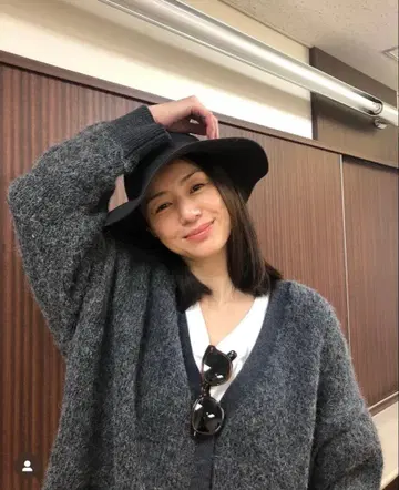 Loin. 가디건 이가와 하루카 로완