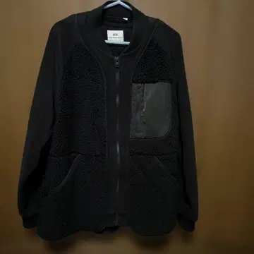 유니클로 화이트 마운티니어링 플리스