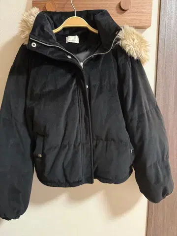 EGOIST 블랙 다운 자켓 퍼 포함