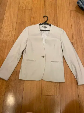 아디인 더 라이프 노카라 자켓과 슬랙스 세트 베이지