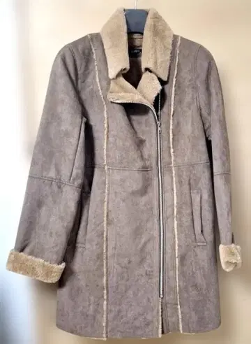 [ 새상품 ] 베이지 퍼 포함 무스탕 코트