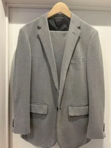 그레이 비즈니스 정장 맨투맨 소재