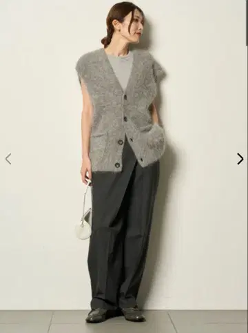 미스 로에 샤기 니트 베스트