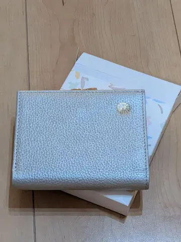 새상품 미사용 *황궁 지갑* 실버 접이식 지갑 일본 국내 천연 가죽