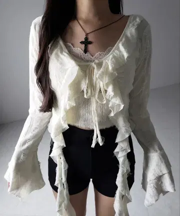 데미지 프릴 숏 리본 가디건