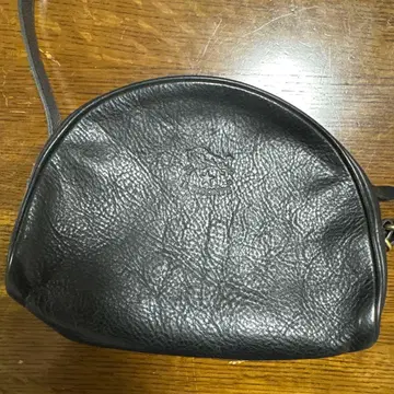 블랙 가죽 반달형 숄더백