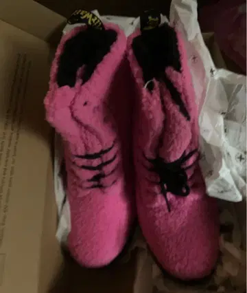 닥터 마틴 부츠 핑크 UK6