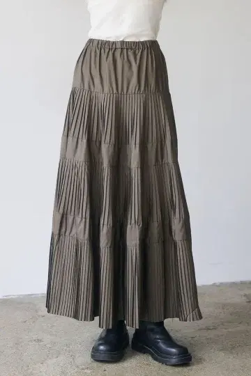 ESICA 타프타 코팅 플리츠 캉캉 스커트 카키