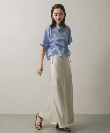 SENSE OF PLACE 내로우 새틴 스커트 아이보리