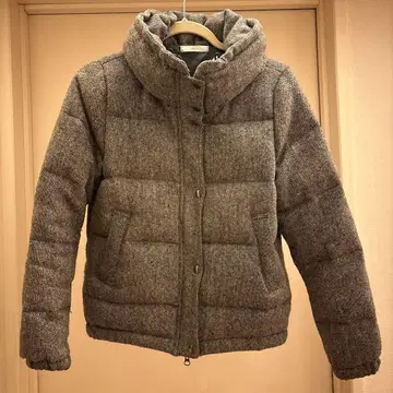 그레이 계열 다운 자켓 탈부착 후드