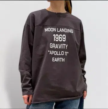 택 포함 새상품 [PASSIONE] 긴팔 T셔츠 로고 플로키 프린트