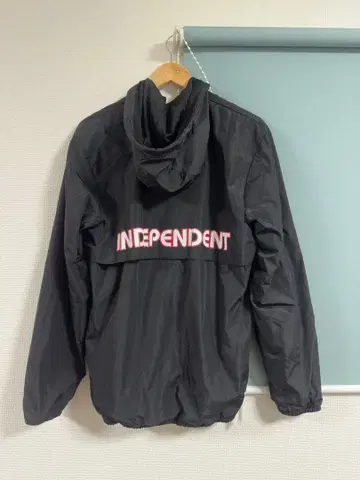 INDEPENDENT 후드 부착 나일론 자켓 M 사이즈 블랙