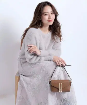 저스길리티 체인 코드 자수 머메이드 스커트