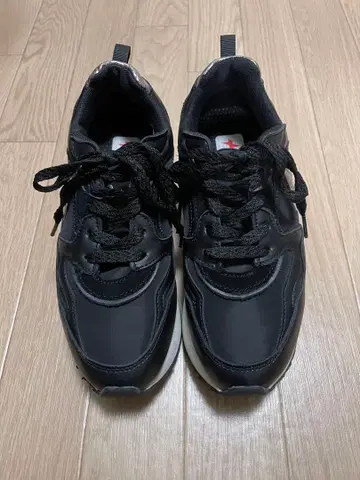 W6YZ 블랙 스니커즈