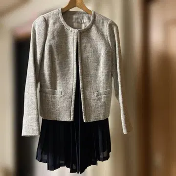 Quatre Epice 스커트 수트 그레이 계열