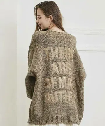 MICALLE MICALLE 후 로고 자수 빅 실루엣 니트 백 로고