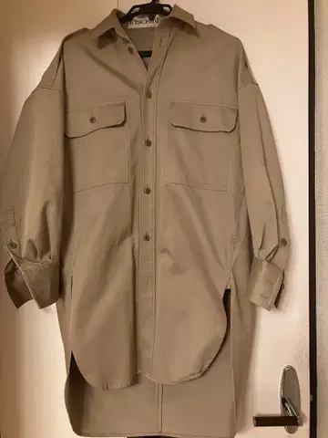 새상품급 윔 가젯 구매 INSCRIRE 베이지 코트